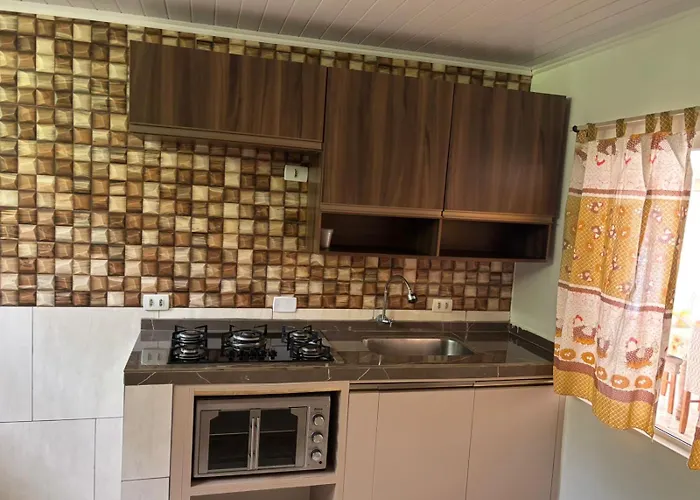 Recanto Pousada JU&JU com piscina COMPARTILHADA