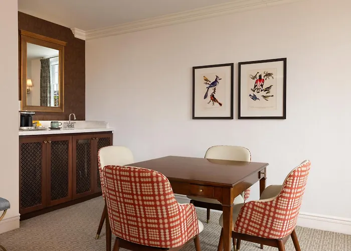 Hotel Roanoke & Conference Center, Curio Collection By Hilton