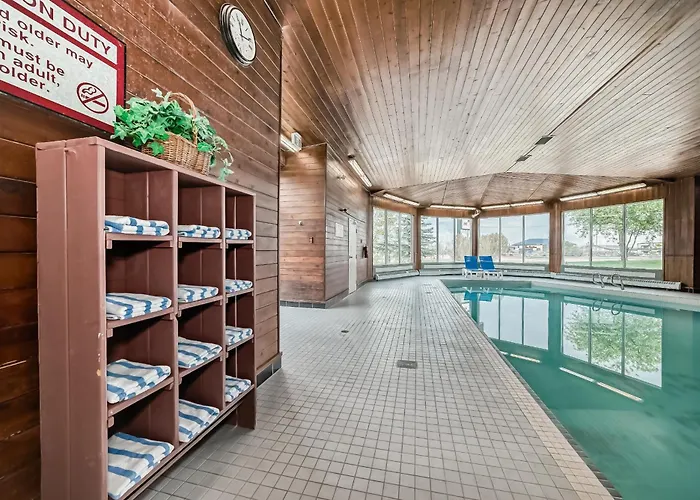 Stony Plain Inn & Suites