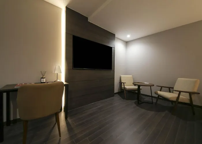 H Avenue Hotel Sangmu Branch