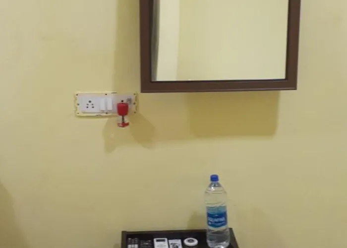 Varadhar Guest House