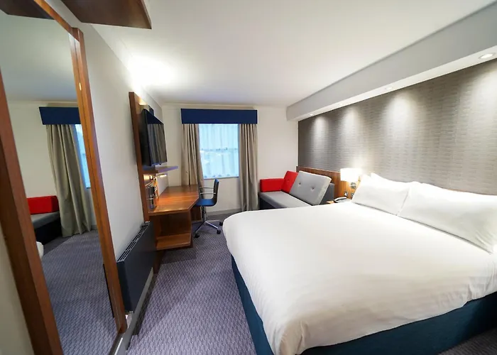 Holiday Inn Express Leeds-East By Ihg
