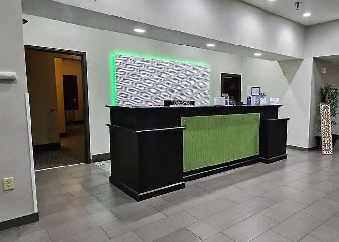 Ramada By Wyndham Burkburnett - Wichita Falls