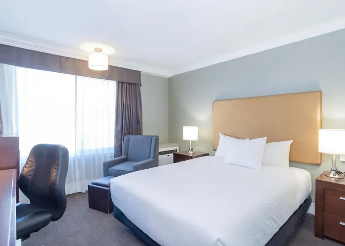 Sandman Hotel Vernon