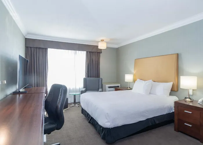 Sandman Hotel Vernon