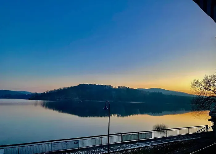 Strandhaus Edersee - Kaminzimmer, Seeblick, Badestrand, Seeterrasse