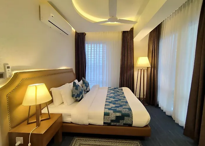 Royal Pearl Suites