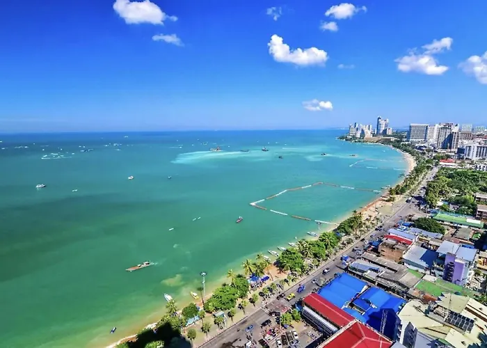 Jomtien Sands Residence - Beachfront, Relax & Amazing Seafood Dining