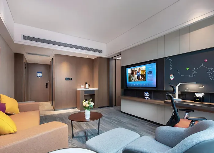 Hampton By Hilton Zhangjiajie Tianmen Mountain -Situated Opposite The Tianmen Mountain Cable Car Station -Provide Free Airport Shuttle Service - English-Speaking Customer Service