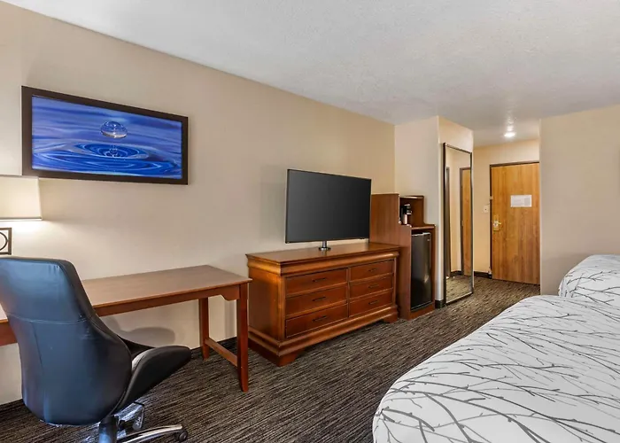Best Western Plus Landmark Inn