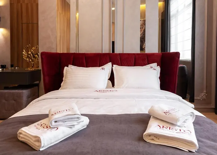 Aristo Jacuzzi Hotel
