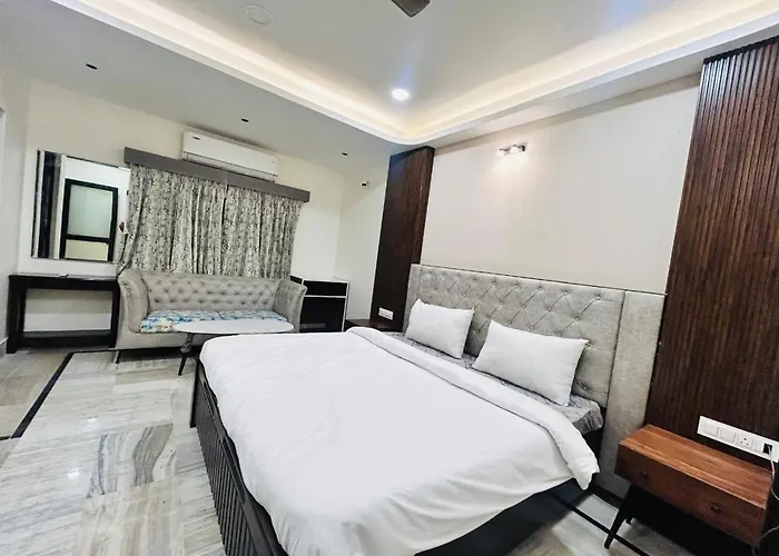 Holiday Out Hotel