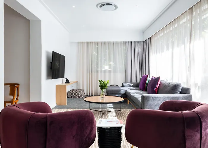 Vineyard Hotel