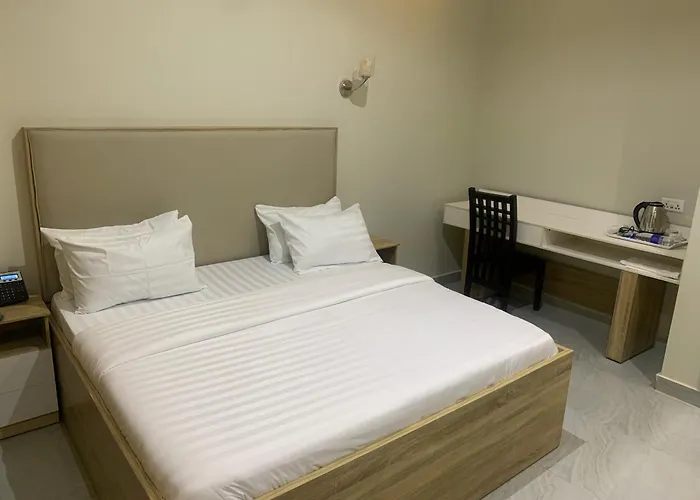 Greywood Hotel And Apartments