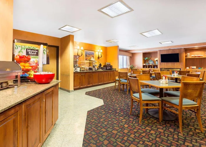 Ramada By Wyndham Kent Seattle Area