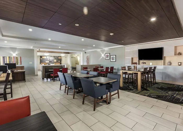 Holiday Inn Express & Suites-Regina-South By Ihg