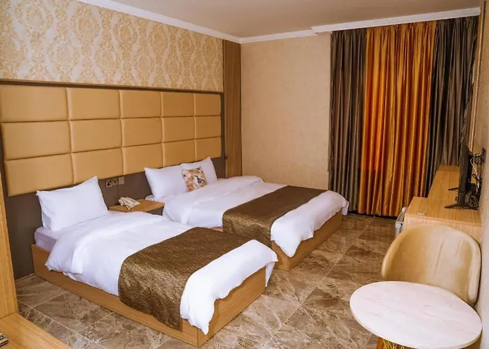 Sarok Hotel