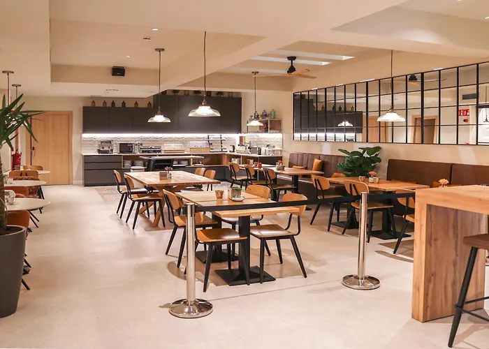 Aerohotel Barcelona Airport 24H
