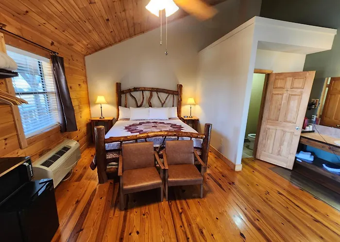 Lodge At Tellico
