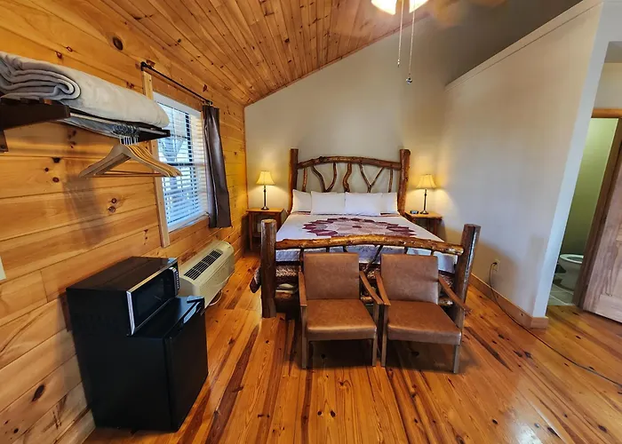 Lodge At Tellico