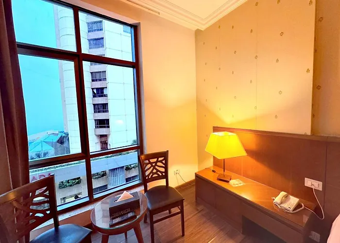 King Suites Hotel