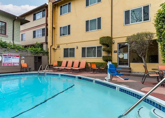 Best Western Carmel'S Town House Lodge