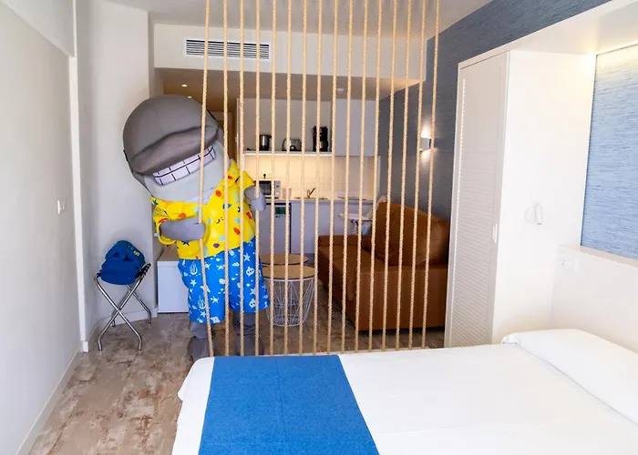 Hovima La Pinta Beachfront Family Hotel