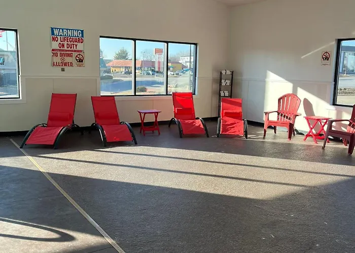 Ramada By Wyndham Cedar Rapids South