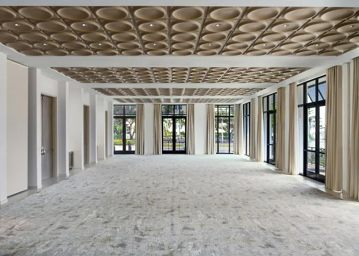 Ac Hotel By Marriott Naples 5Th Avenue