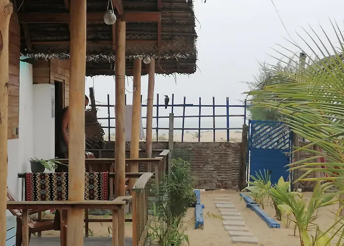 Amwaj Blue Cabana Arugambay