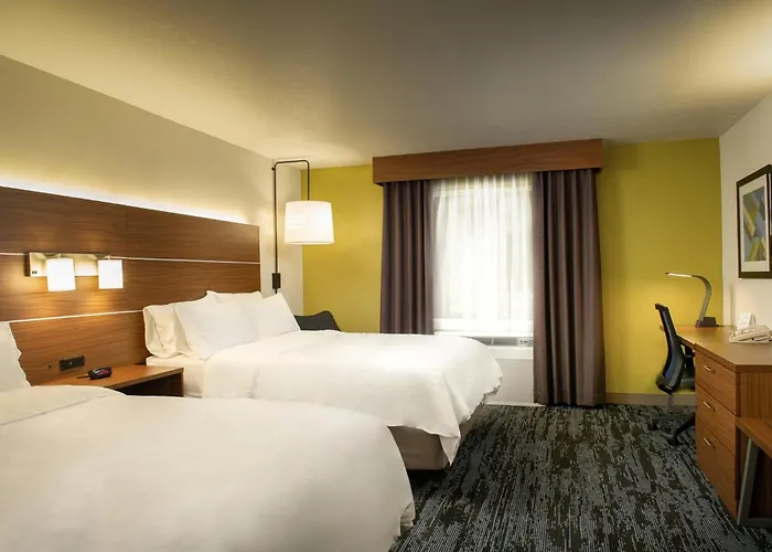 Holiday Inn Express & Suites Wausau By Ihg