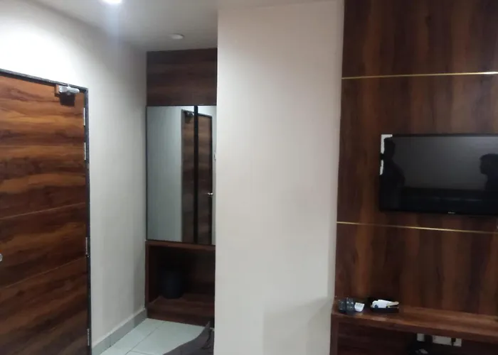 Hotel Samrat, Kolhapur