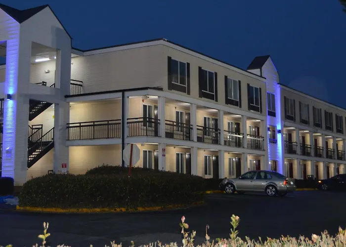 Days Inn By Wyndham Marietta-Atlanta-Delk Road