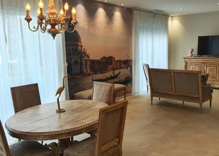 Logis Hotel La Vraine