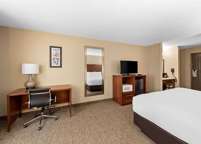 Comfort Inn & Suites El Centro I-8