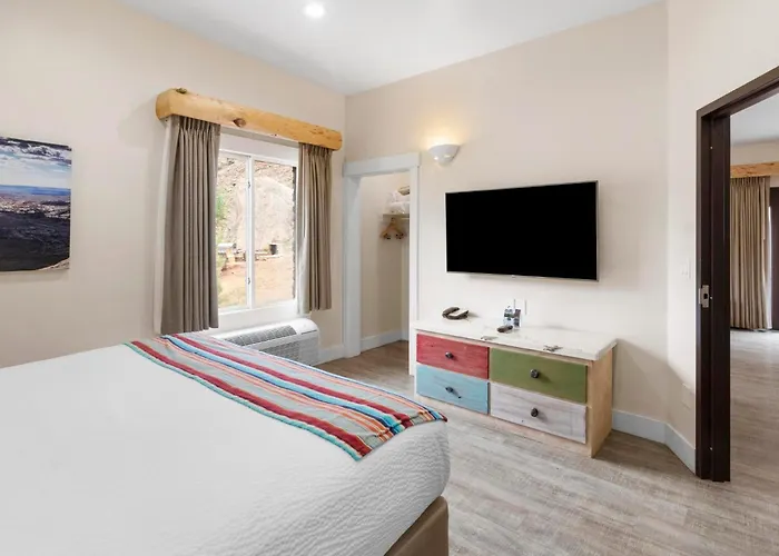 Bluff Dwellings Resort
