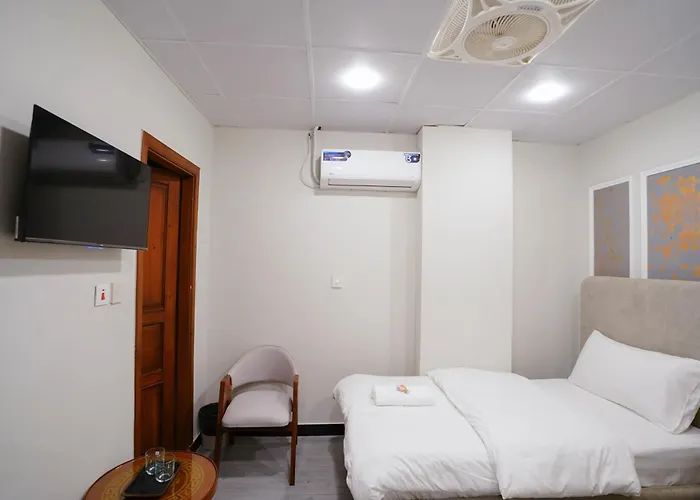 Luxvill Hotel