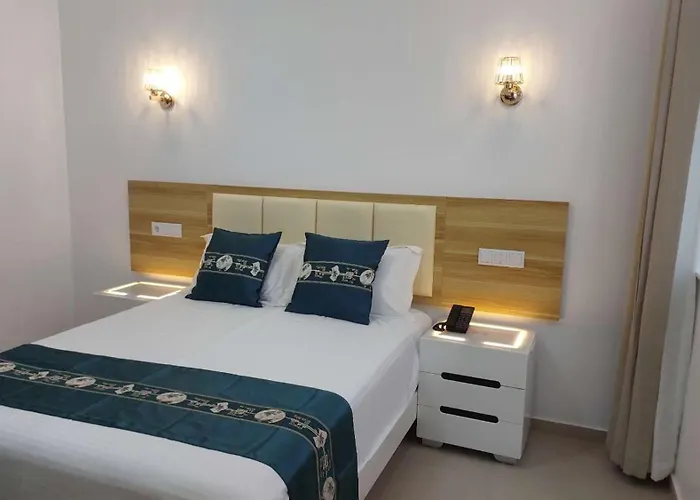 Lily Holiday Hotel