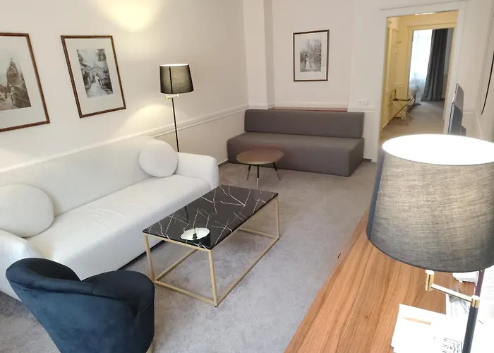 Hotel Embassy