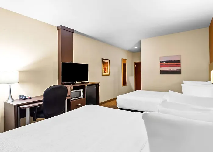 Best Western St. Louis Airport North Hotel & Suites