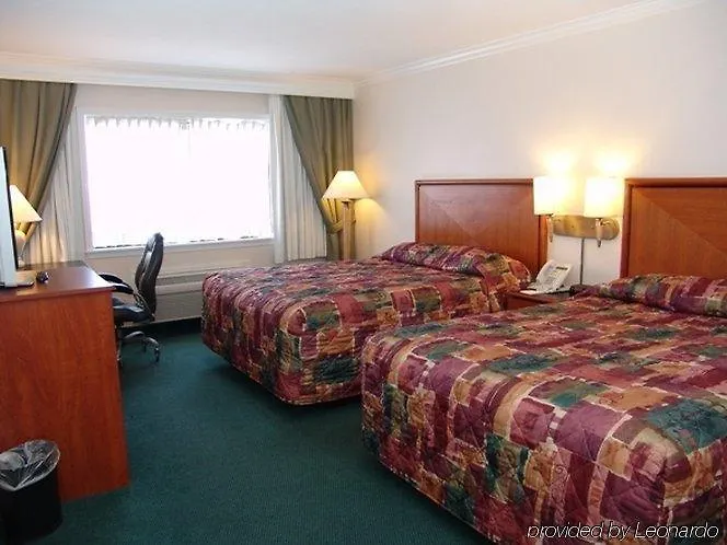 Pavilion Inn