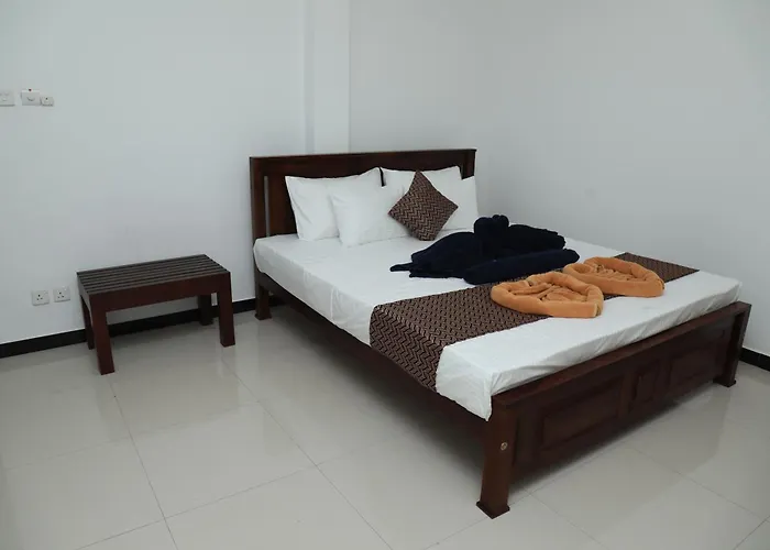 Crystal Wave Holiday Resort Polhena