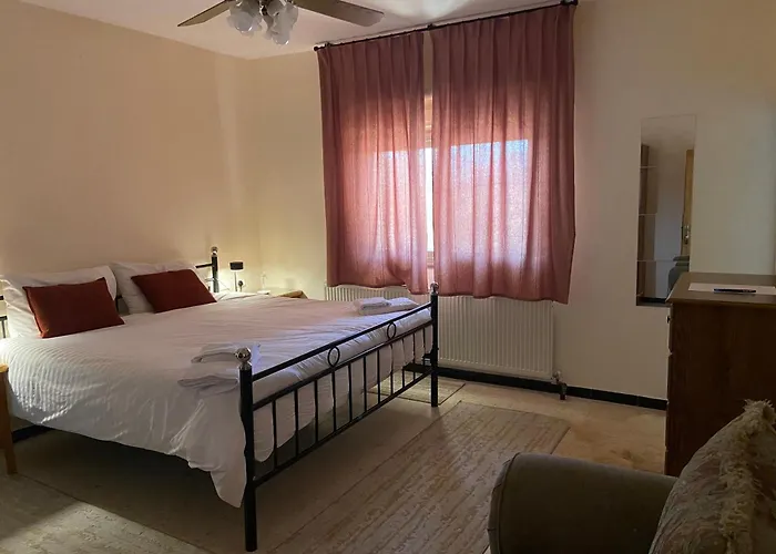 Baytna Hotel