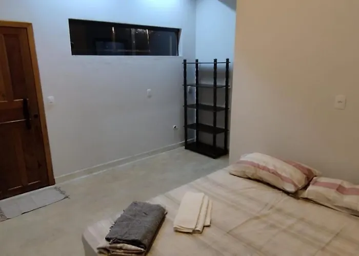 Suítes independentes com acesso independente e privativo - Não é casa compartilhada