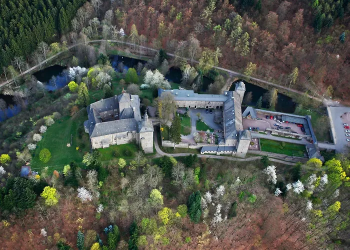 Hotel Und Restaurant Burg Schnellenberg