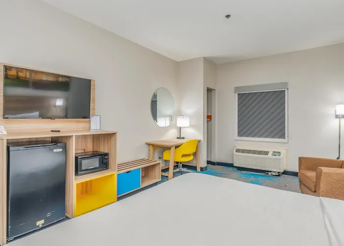 Days Inn & Suites By Wyndham Prattville-Montgomery