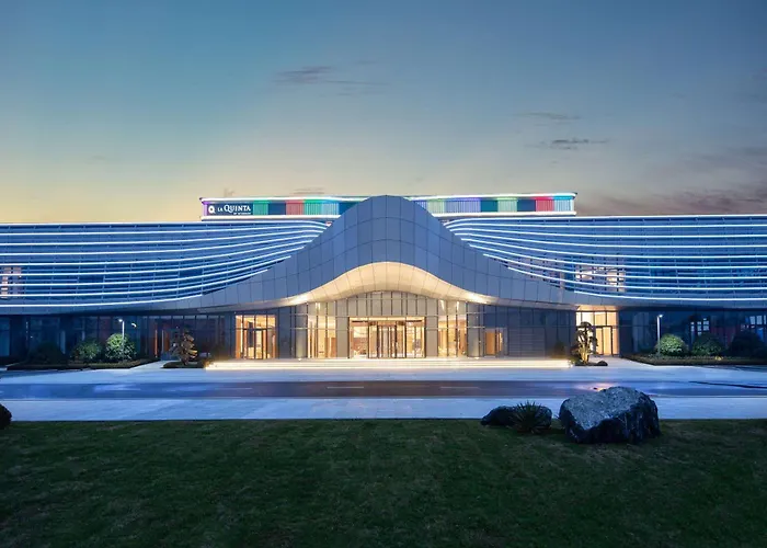 La Quinta By Wyndham Weifang South