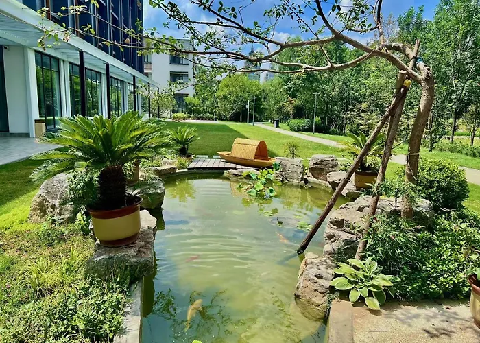 Century Runhua Hotel