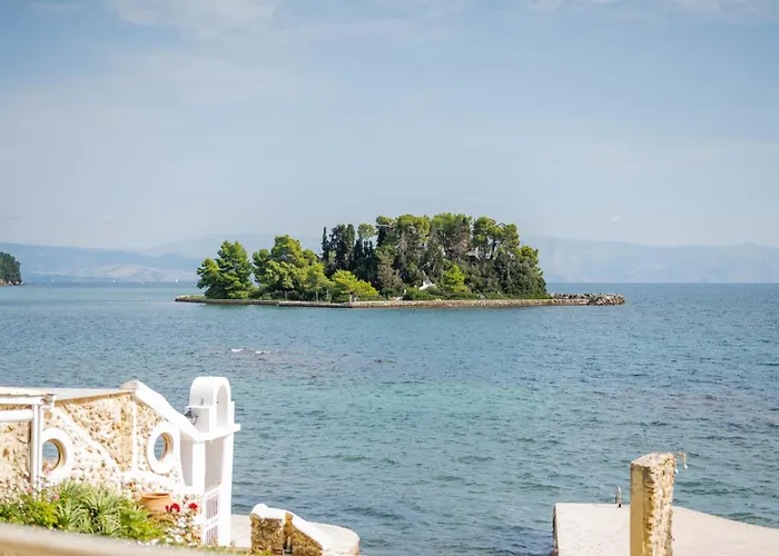 Pontikonisi Hotel & Suites-Adults Only Perama 