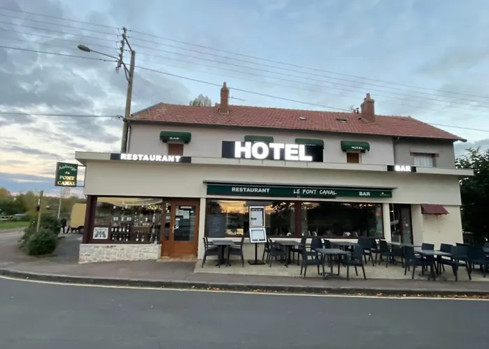 Auberge Du Pont Canal